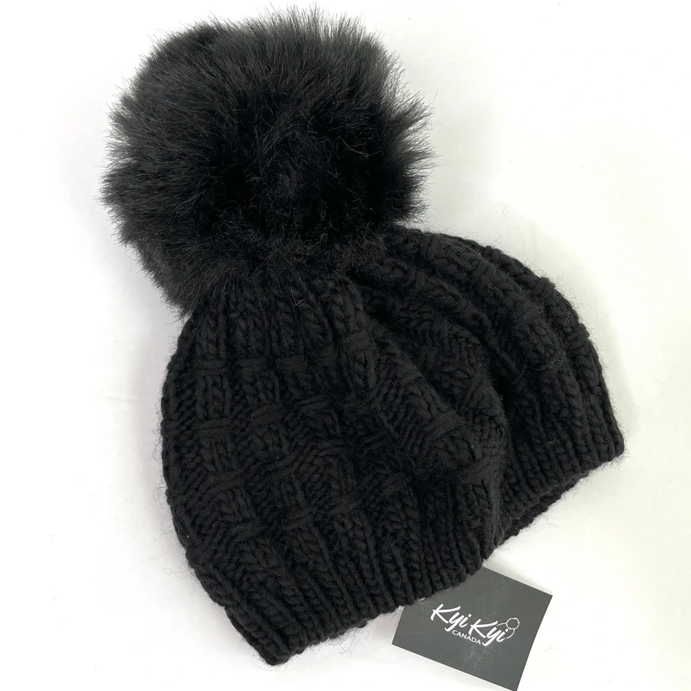 KYI KYI Cable Knit Beret With Faux Fur Pom NEW Black Beanie Hat